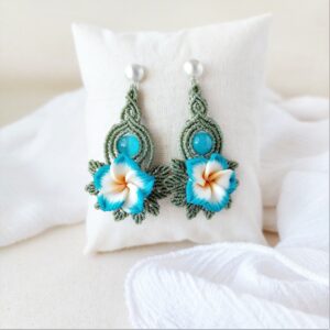 tanisha earrings blue flowers