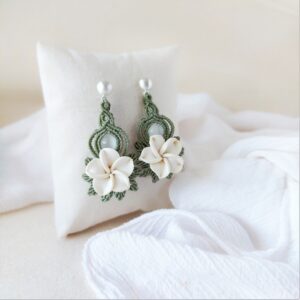 tanisha earrings white flowers